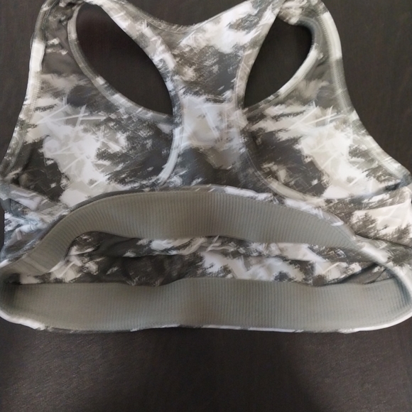 Gymshark Sports Bra - Picture 5 of 5